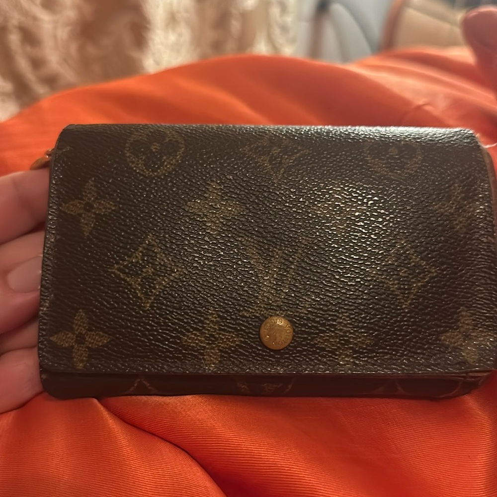Louis Vuitton wallet vintage, automatic
